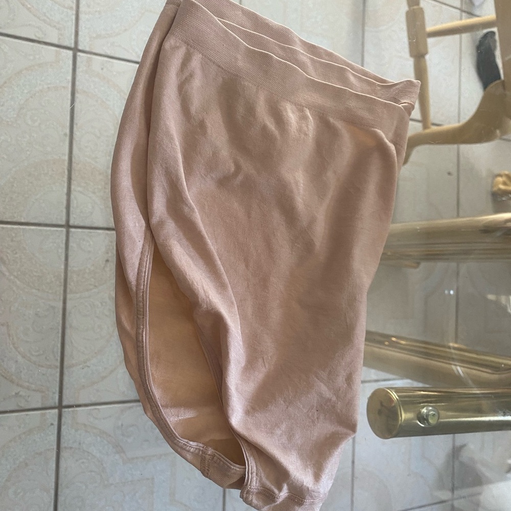 Elegant Beige Shorts